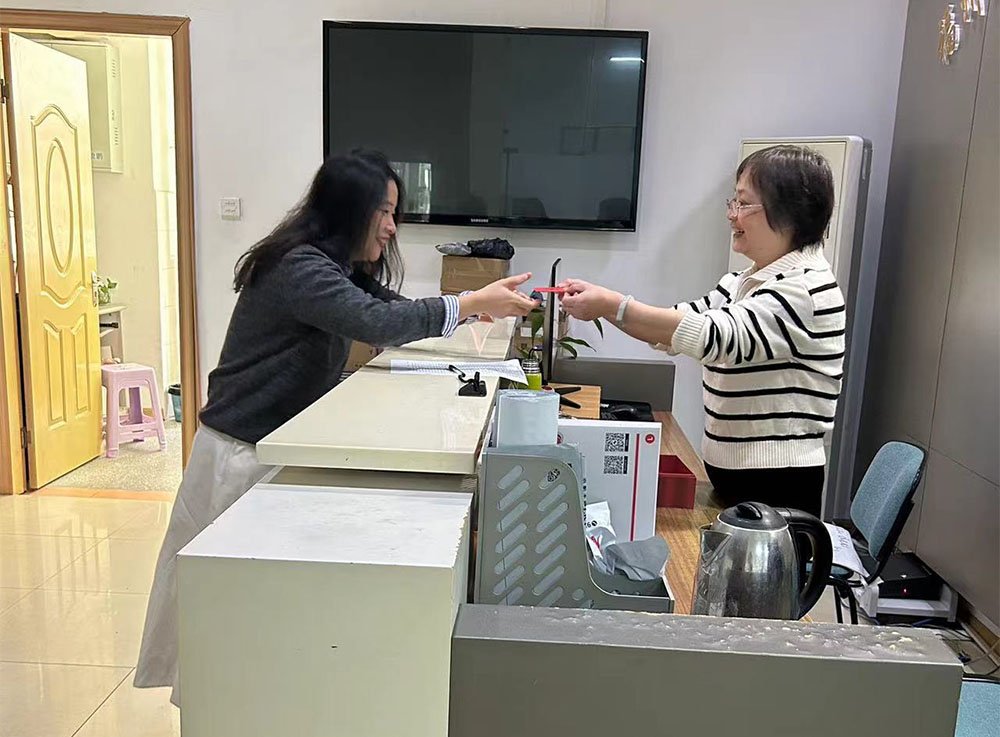 春风送暖入屠苏
